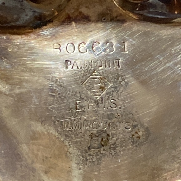 3 Compartment Shell Condiment Dish - Picture 3 of 13